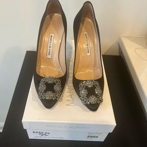 Manolo Blahnik Hangisi Satin Evening Shoe 105mm size 37.5